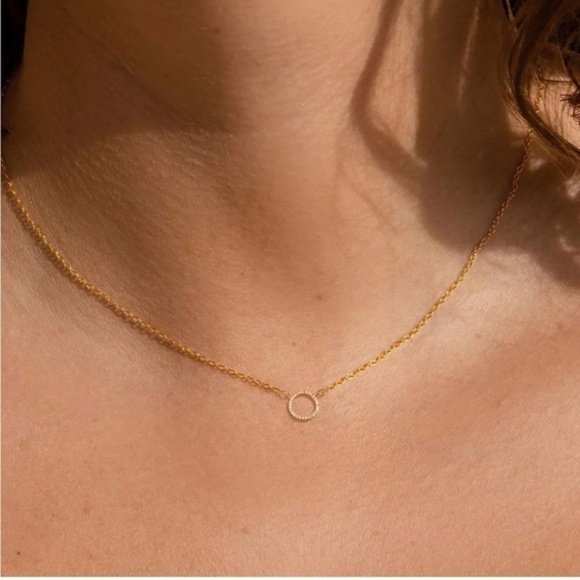 GOLD 18k Cubic Zirconia Circle Pendant Necklace - Picture 1 of 6